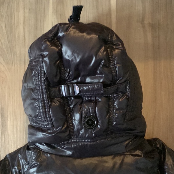 Moncler short, down puffer jacket in navy blue and off-white, size 2 - Picture 11 of 15